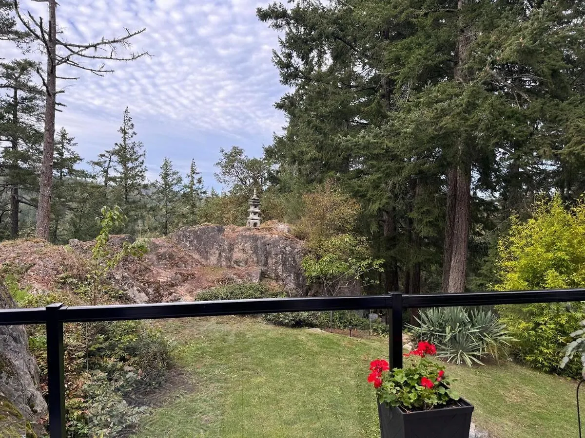 Wedgewood House Cottage In Metchosin Victoria Canada