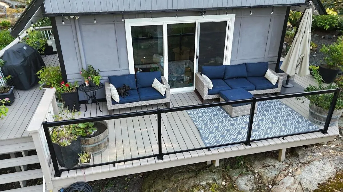 Wedgewood House Cottage In Metchosin Victoria