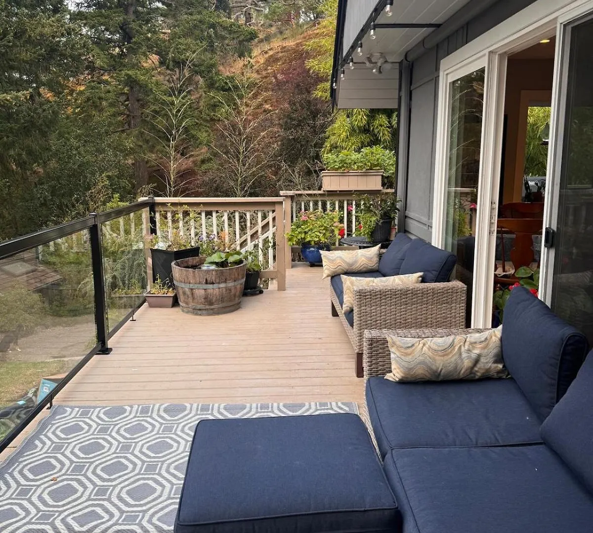 Wedgewood House Cottage In Metchosin Victoria Canada