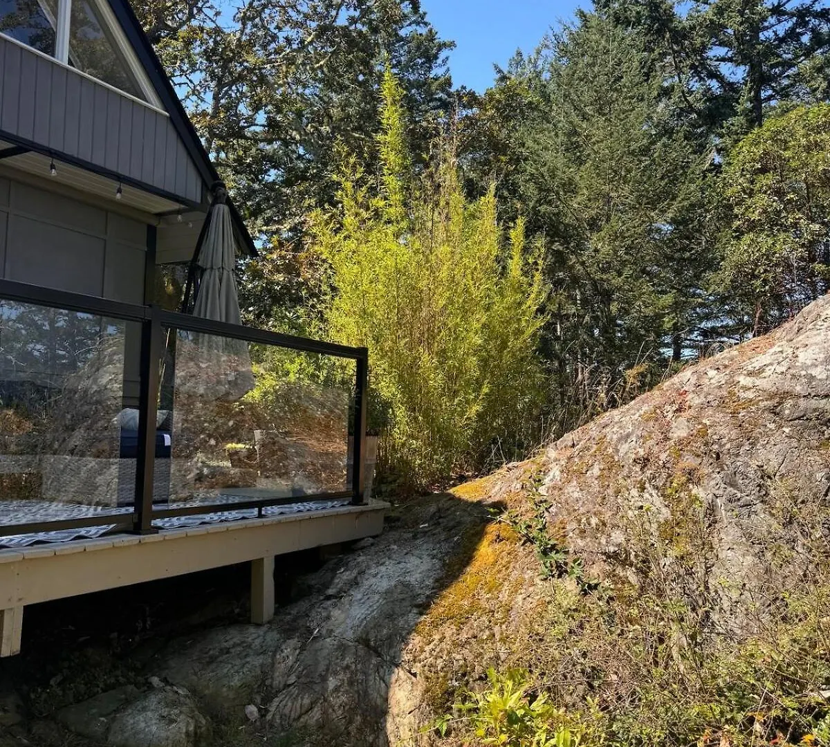 Wedgewood House Cottage In Metchosin Victoria Holiday home