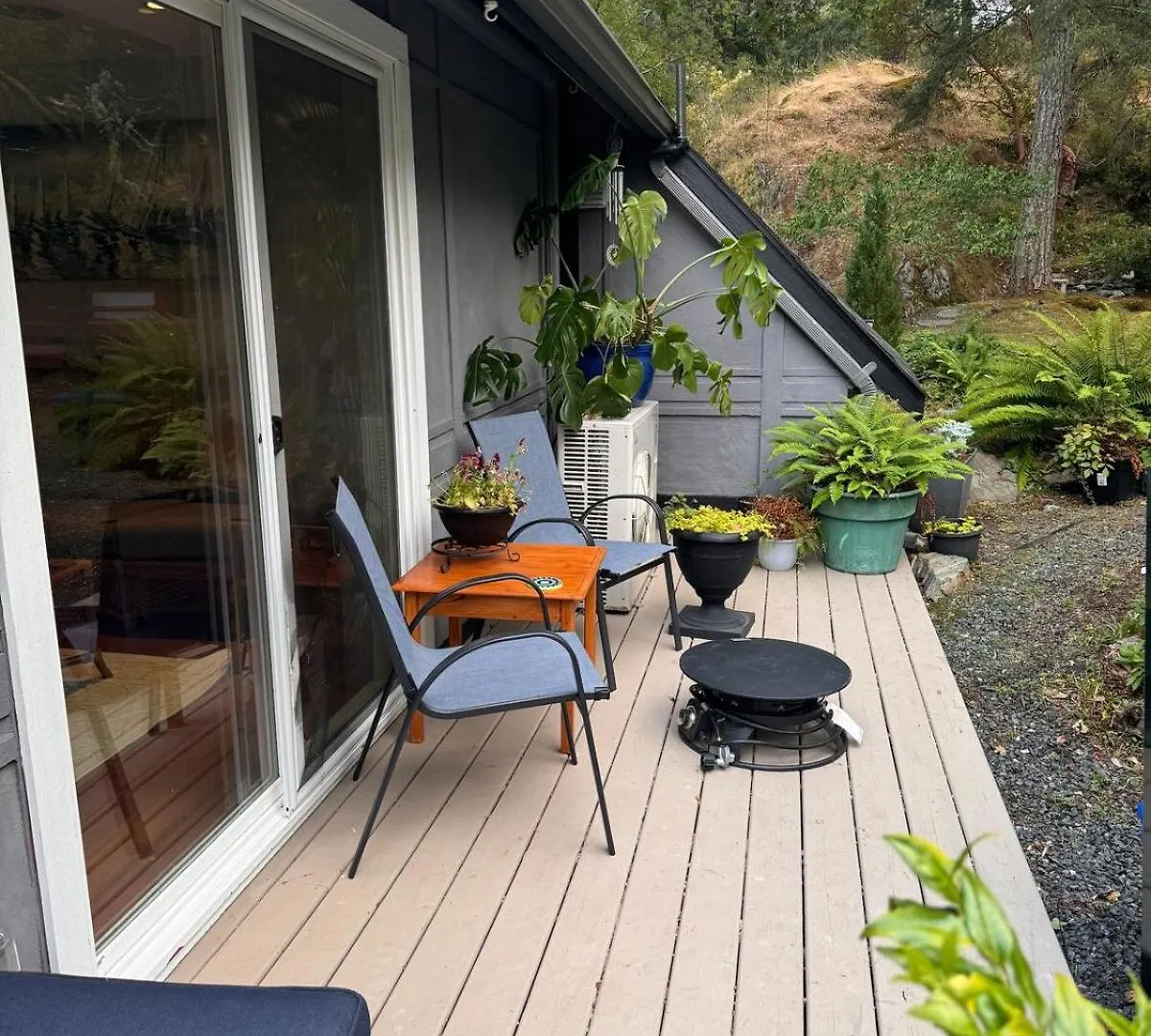 Holiday home Wedgewood House Cottage In Metchosin Victoria