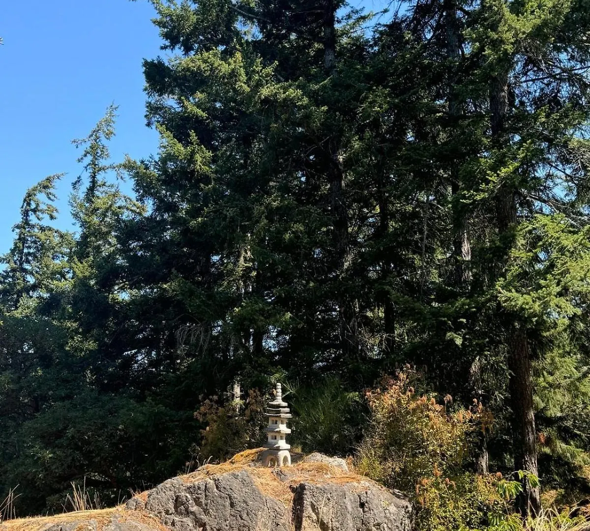Wedgewood House Cottage In Metchosin Victoria