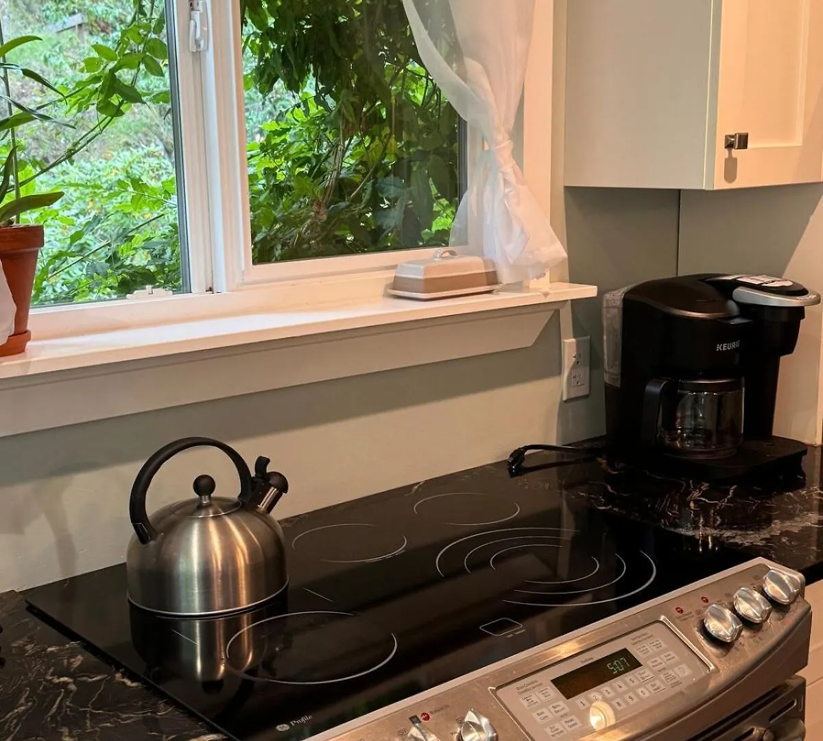 Wedgewood House Cottage In Metchosin Victoria Vakantiehuis